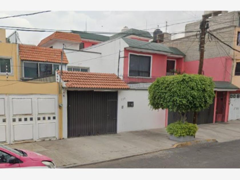 venta Casa en Cuchilla Agrícola Oriental, Iztacalco (MX22-NT2346)