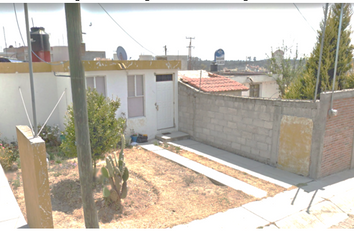 Casa en  Venta En Ferreterias Y Tlapalerias, Privada 1 C, Fraccionamiento San Luis Apizaquito, Apizaco, Tlaxcala, 90401, Mex