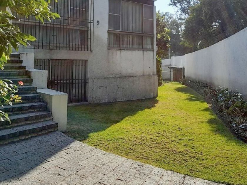 venta Casa en Lomas de Chapultepec, Miguel Hidalgo, CDMX (TH-2206-ADAD)-  