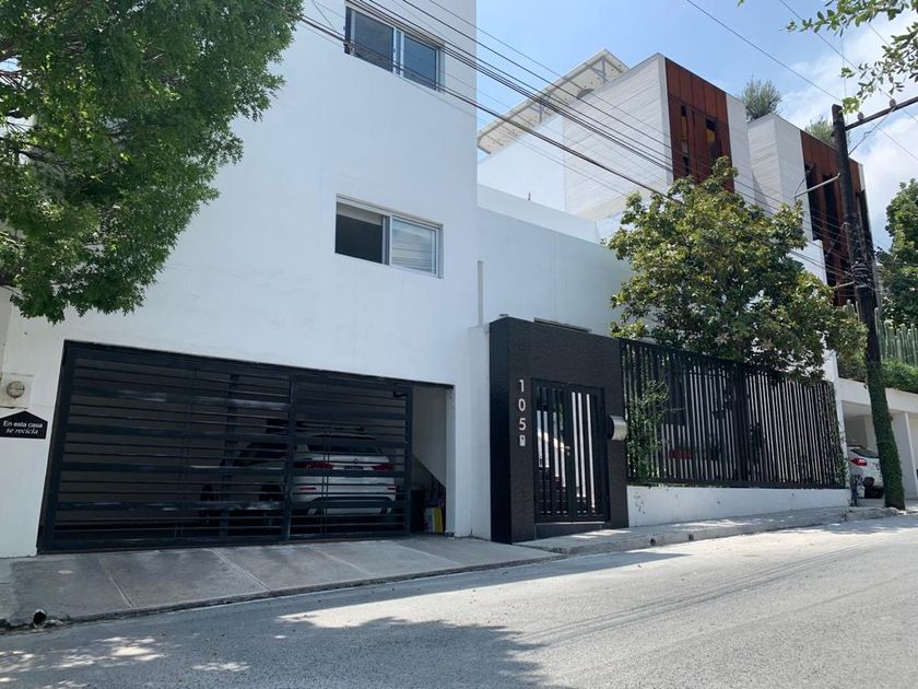 venta Casa en Revolución 4to Sector, San Pedro Garza García (16-CV-2381)-  