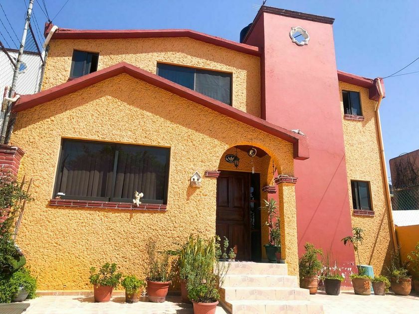 venta Casa en Lomas de La Hacienda, Atizapán de Zaragoza (EB-HP4878s)-  