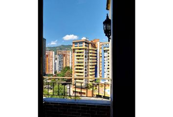 Apartamento en  Loma De Los Bernal, Medellín