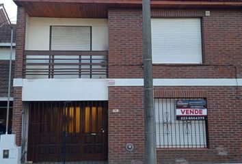 Casa en  Bosque Peralta Ramos, Mar Del Plata