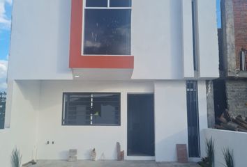 Casa en fraccionamiento en  Avenida Héroes Anónimos De La Independencia, Fraccionamiento Nicolás Bravo, Morelia, Michoacán De Ocampo, 58341, Mex