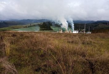 Terreno Comercial en  Rm56+vh Quito, Ecuador