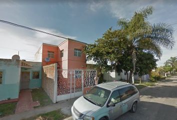 Casa en  Avenida Milán 221-235, Fraccionamiento Hacienda Santa Fe, Tlajomulco De Zúñiga, Jalisco, 45653, Mex