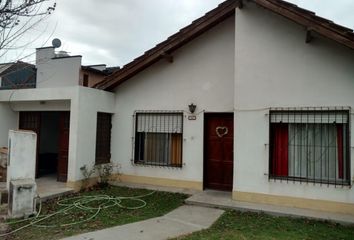Casa en  Villa Regina, Río Negro