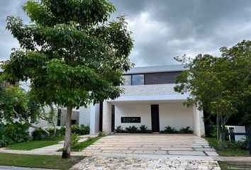 Casa en  Yucatán Country Club, Mérida, Yucatán