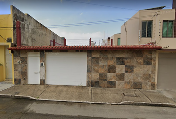 Casa en  20 De Noviembre 905, Puerto Mexico, Coatzacoalcos, Veracruz, México