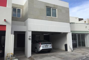 Casa en fraccionamiento en  Residencial Puerta De Hierro, Monterrey, Nuevo León, México