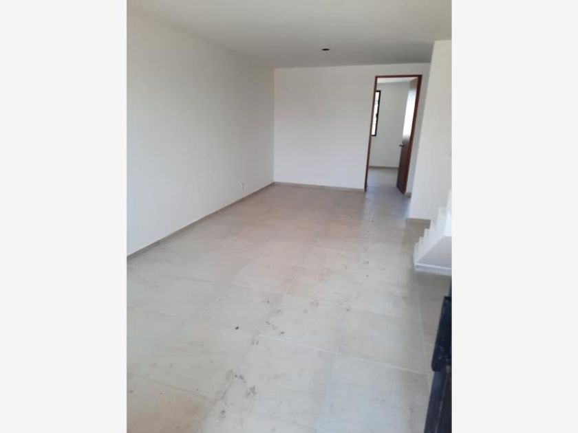 venta Casa en Satélite Francisco I Madero, San Luis Potosí (MX22-NA4061)-  