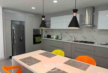 Apartamento en Santa Barbara Norte, Bogotá