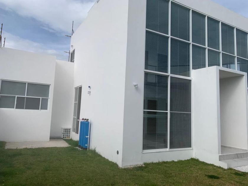 renta Casa en San Lorenzo Coacalco, Metepec (MX22NX5666) icasas.mx