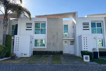 Casa en condominio en  Avenida Adolfo López Mateos, Fraccionamiento La Virgen, Metepec, México, 52149, Mex