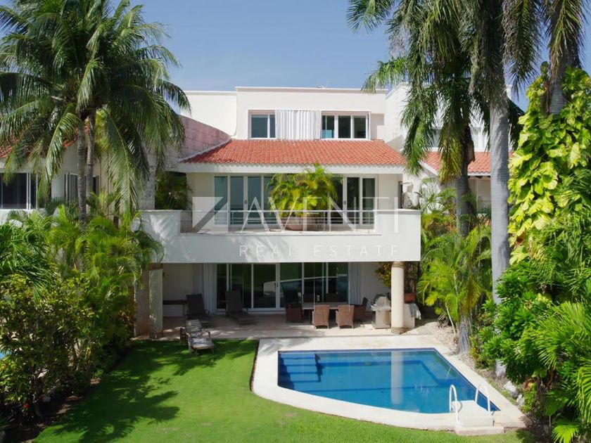 venta Casa en Zona Hotelera, Cancún, Quintana Roo (ARE-CV-ZH-910)