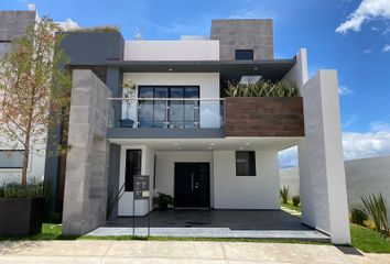 Casa en fraccionamiento en  Avenida Ferrocarril Central, El Tezontle, Pachuca De Soto, Hidalgo, 42084, Mex