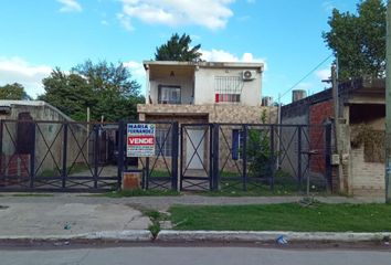Casa en  Calle Apipé 7301-7499, La Matanza, B1758, Provincia De Buenos Aires, Arg