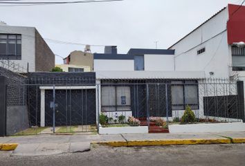 Casa en  Av. Victor Andres Belaunde Diez Canseco 124, Yanahuara 04013, Perú