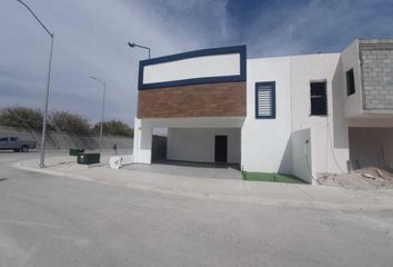Casa en fraccionamiento en  Calle Vía Veneto, Fraccionamiento Roma, Torreón, Coahuila De Zaragoza, 27258, Mex