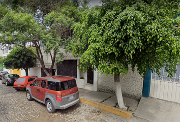 Casa en  Calle Cerro Prieto 114-144, Vlle Dorado, Fraccionamiento Los Pirules, Tlalnepantla De Baz, México, 54040, Mex