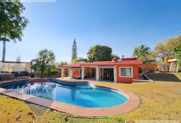 Casa en  Jardines De Cuernavaca, Cuernavaca, Morelos