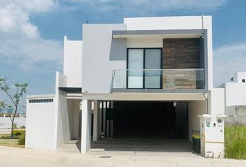Casa en  Boulevard A Villas De Irapuato 2685-2685, Boulevard Villas De Irapuato, Irapuato, Guanajuato, 36670, Mex