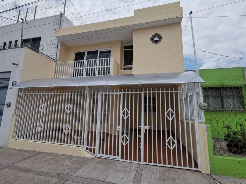 venta Casa en Jardines de la Cruz, Guadalajara, Jalisco (EB-IG9744s)-  