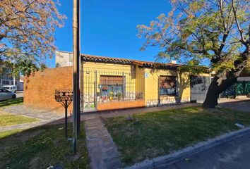 Casa en  Pampa 1202, Bernal Oeste, Quilmes, B1883, Buenos Aires, Arg