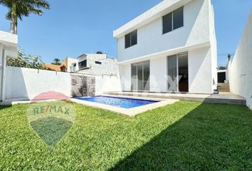 Casa en  Palmira Tinguindin, Cuernavaca, Morelos