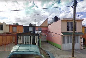 Casa en  Calle Violeta 201-203, Fraccionamiento Las Margaritas, Metepec, México, 52165, Mex