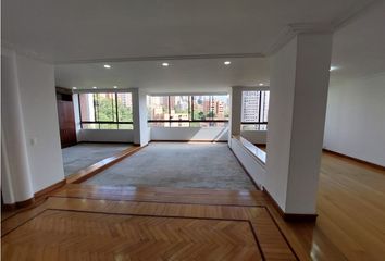 Apartamento en  Aguacatala, Medellín