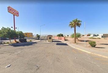 Casa en fraccionamiento en  Avenida Laguna Conil 1-1, Fraccionamiento Lago Del Sol, Mexicali, Baja California, 21356, Mex