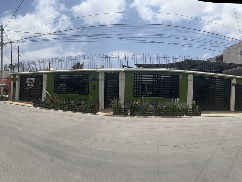 venta Casa en Jardín Dorado, Tijuana (EB-LQ7318s)