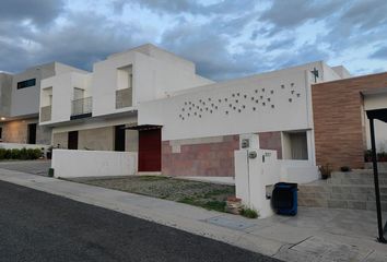 Casa en  Boulevard Universitario, Fraccionamiento Nuevo Paraíso, Querétaro, 76230, Mex