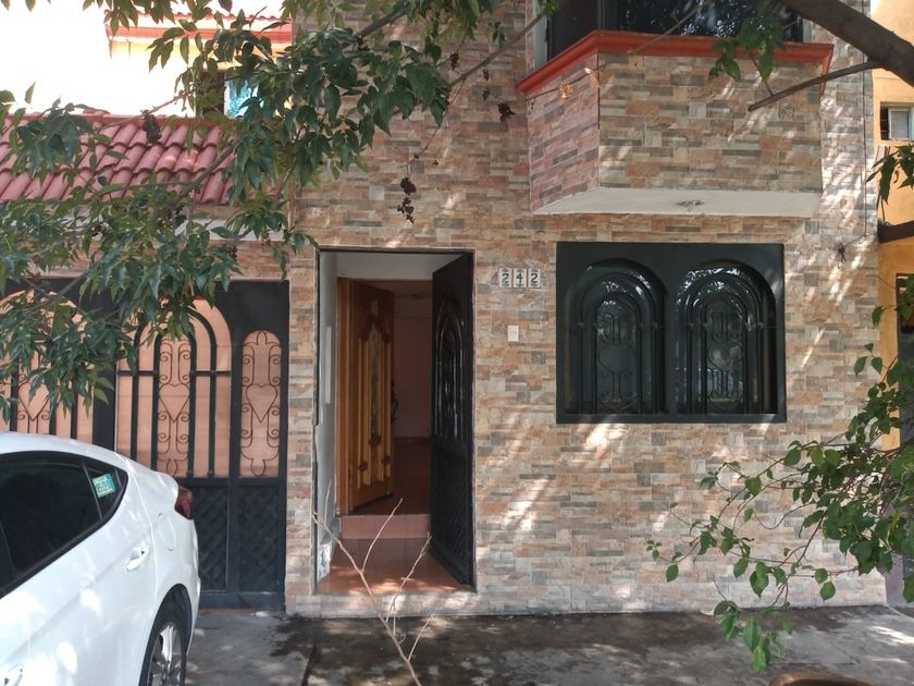 venta Casa en Jardines de Santa Clara, Ecatepec de Morelos, Ecatepec de  Morelos (455290--349)