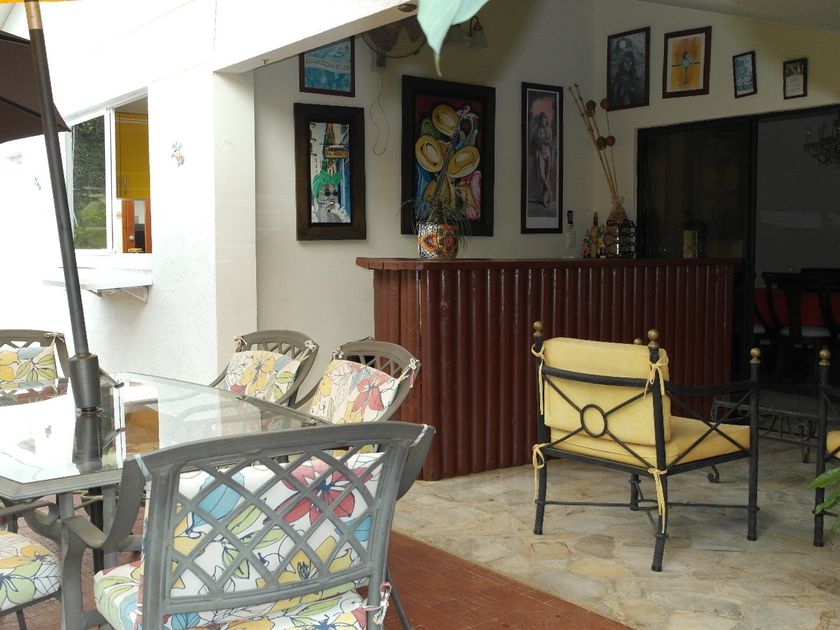 Casa en venta Cl. 13 #105-27, Cali, Valle Del Cauca, Colombia