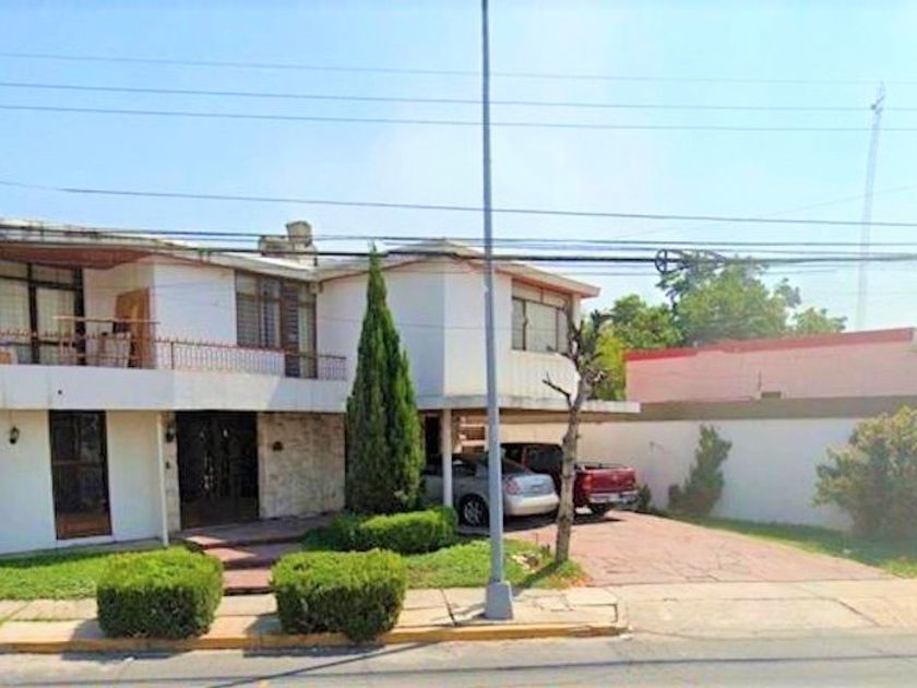 venta Casa en Chepevera, Monterrey (27-CV-4466)