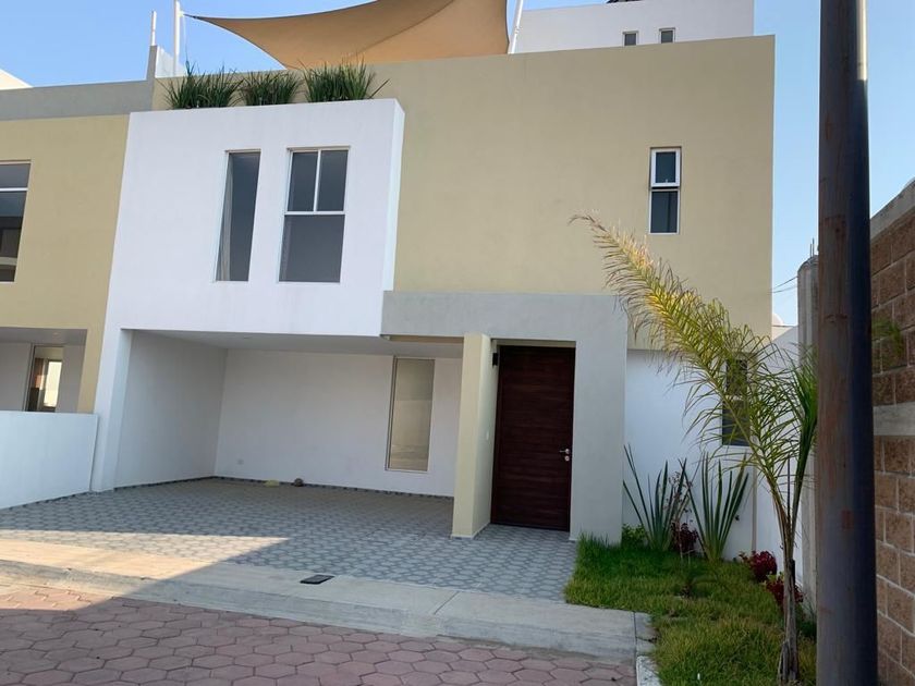 renta Casa en San Francisco Ocotlán, Coronango (479589--498)