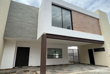 Casa en  Oviedo, Fraccionamiento Las Huertas, Santiago, Nuevo León, 67316, Mex