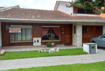 Casa en  Punta Mogotes, Mar Del Plata