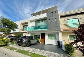 Casa en  Calle Somosierra, Lomas De Zapopan, Zapopan, Jalisco, 45130, Mex