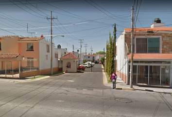 Casa en fraccionamiento en  Calle Eutimio Pinzón, Lomas De Independencia, Guadalajara, Jalisco, México