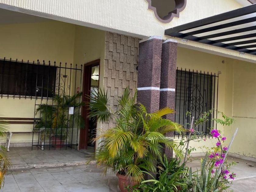 venta Casa en Los Pinos, Mérida, Mérida, Yucatán (EB-NC3980s)