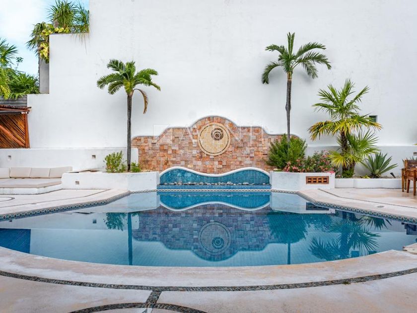 venta Casa en Zona Hotelera, Cancún, Quintana Roo (ARE-CV-ZH-685)