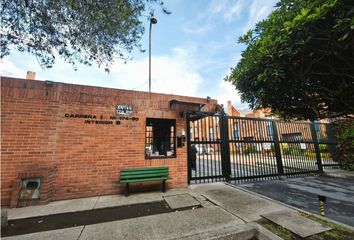 Casa en Avenida Carrera 8, Las Cruces, Upzs De Bogotá, Localidad Santa Fé, Bogotá, Bogotá, Distrito Capital, Rap (especial) Central, 110321, Colombia