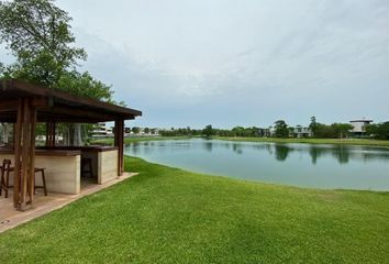 Lote de Terreno en  Algarrobos Desarrollo Residencial, Mérida, Yucatán