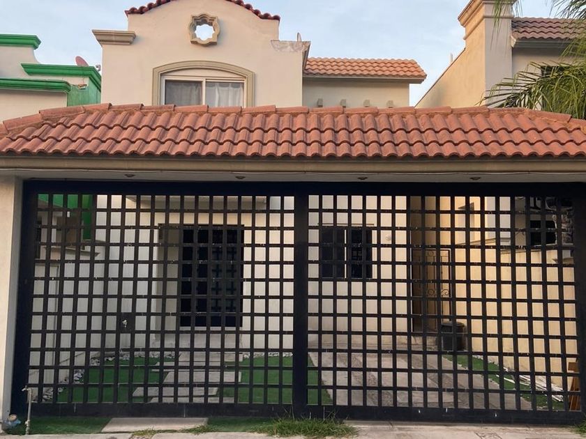 venta Casa en Puerta de Hierro, Monterrey, Monterrey (27-CV-4628)