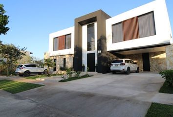 Casa en condominio en  Algarrobos Desarrollo Residencial, Mérida, Yucatán