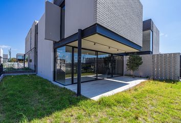 Casa en  Villas De Santiago, Municipio De Querétaro