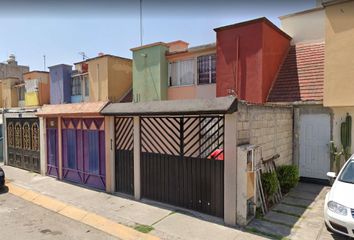 Casa en  Av. Paseos De Tultepec Sur #, 54984, Paseos De Tultepec I, Tultepec, Edo. De México, Mexico